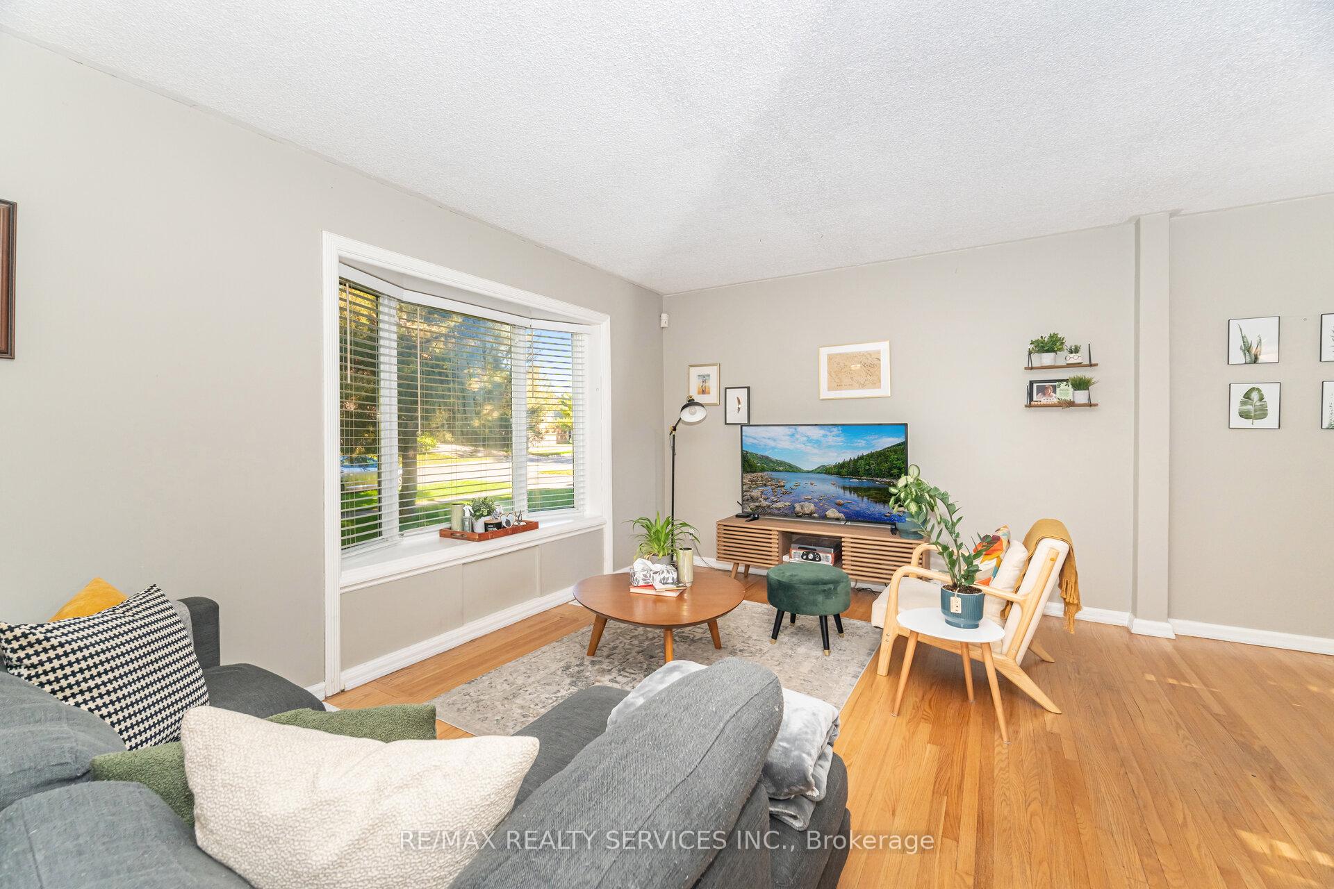 Photo 9 of 85 Eldomar Avenue, Brampton, Brampton East — HOMEH