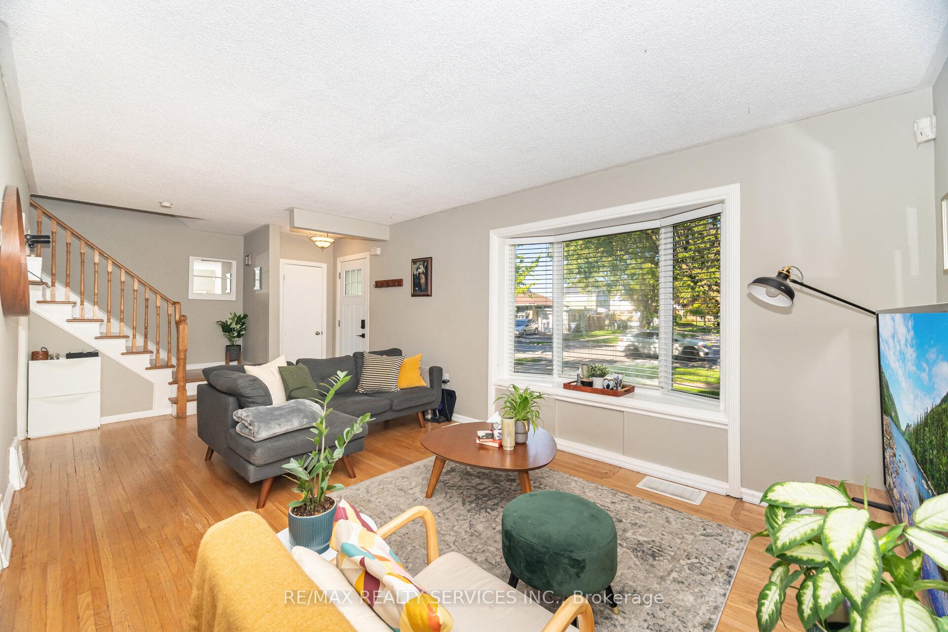 Photo 10 of 85 Eldomar Avenue, Brampton, Brampton East — HOMEH