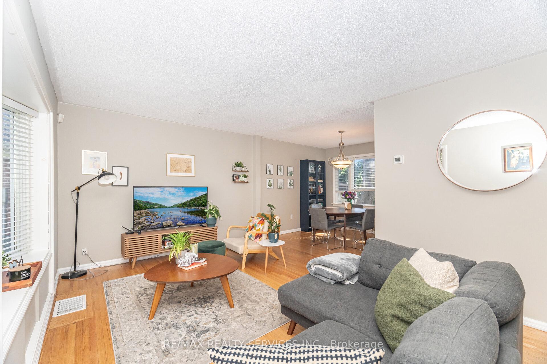 Photo 11 of 85 Eldomar Avenue, Brampton, Brampton East — HOMEH