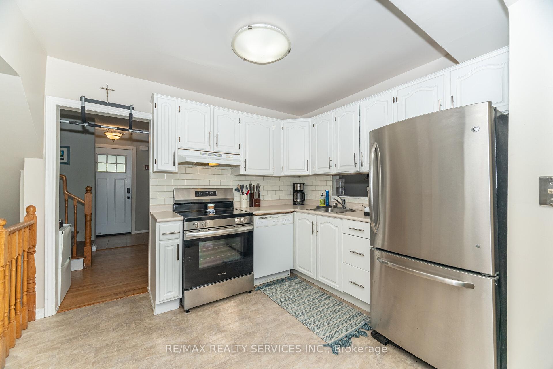 Photo 15 of 85 Eldomar Avenue, Brampton, Brampton East — HOMEH