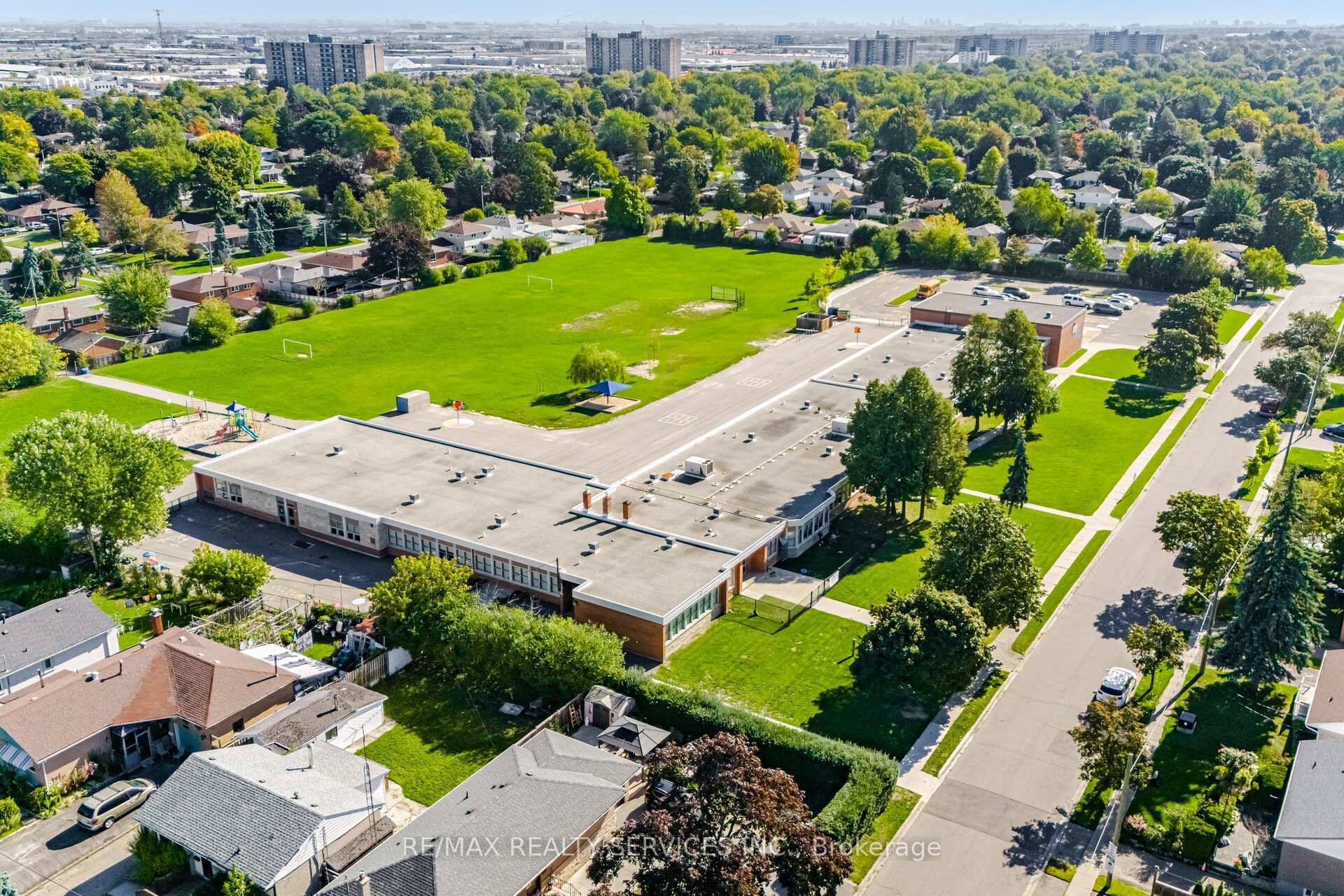 Photo 43 of 85 Eldomar Avenue, Brampton, Brampton East — HOMEH