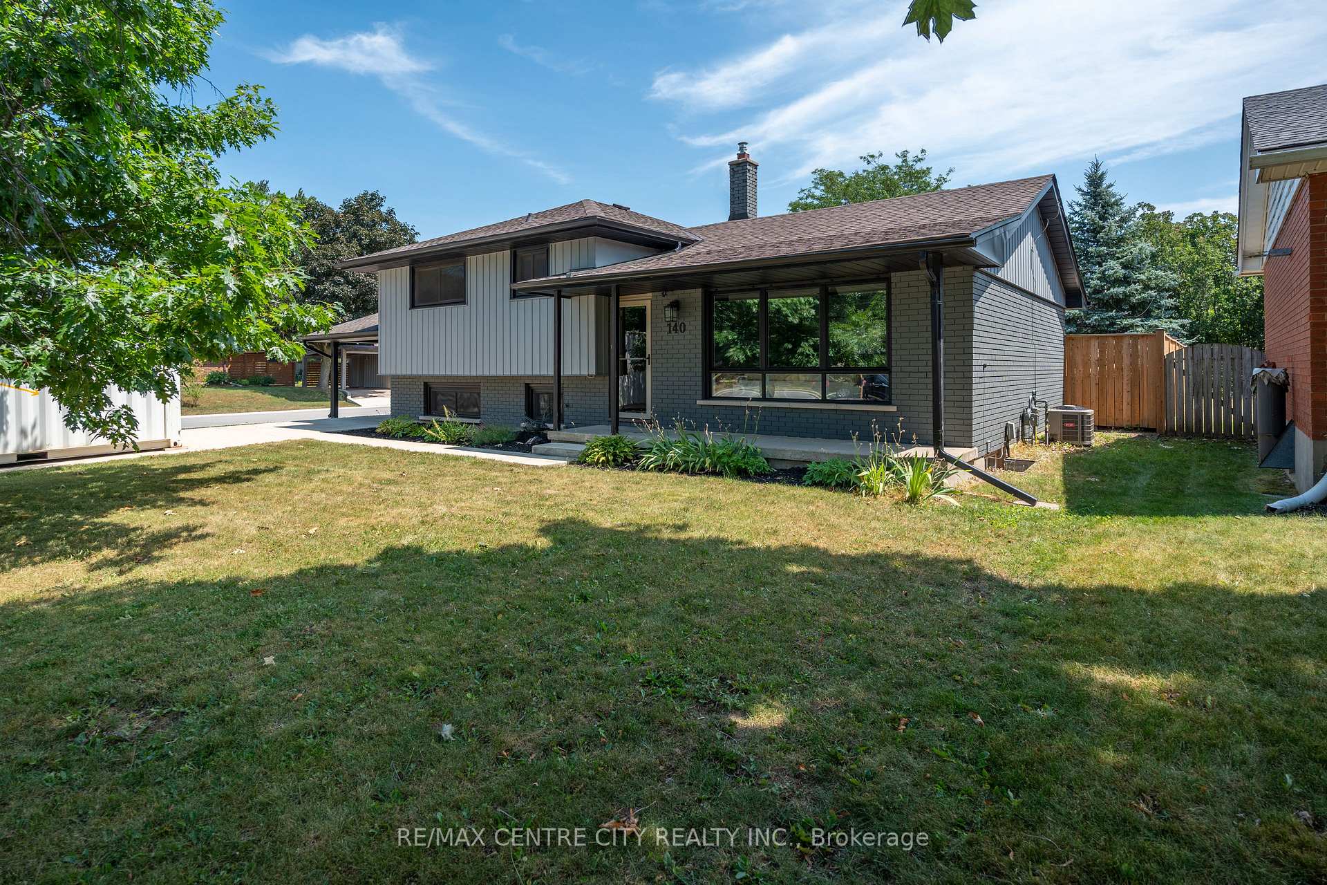 Photo of 140 Oakwood Place