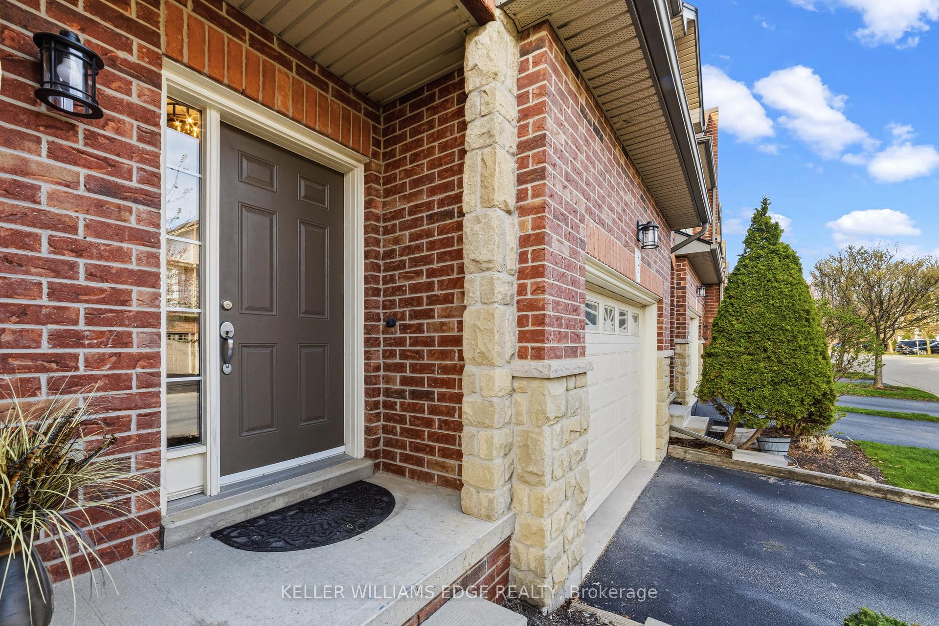 Photo 3 of Unit 18, 9 Liddycoat Lane, Hamilton, Ancaster — HOMEH