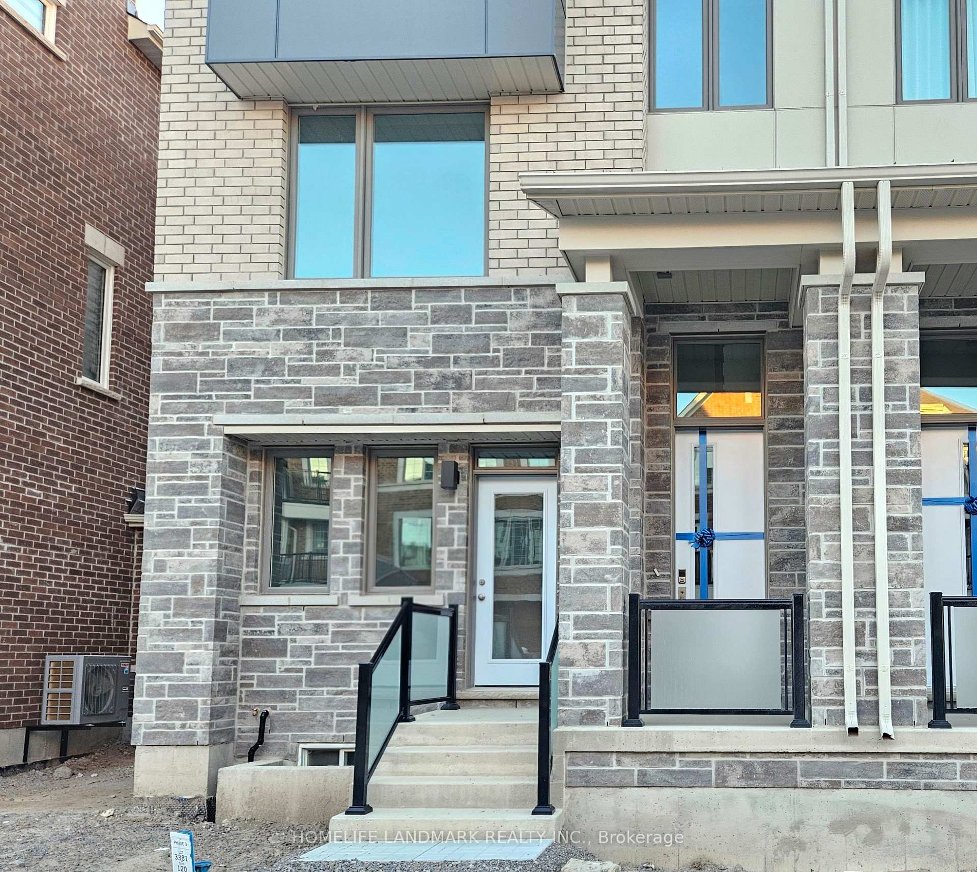 Photo 1 of 92 Avani Avenue, Markham, Rural Markham — HOMEH