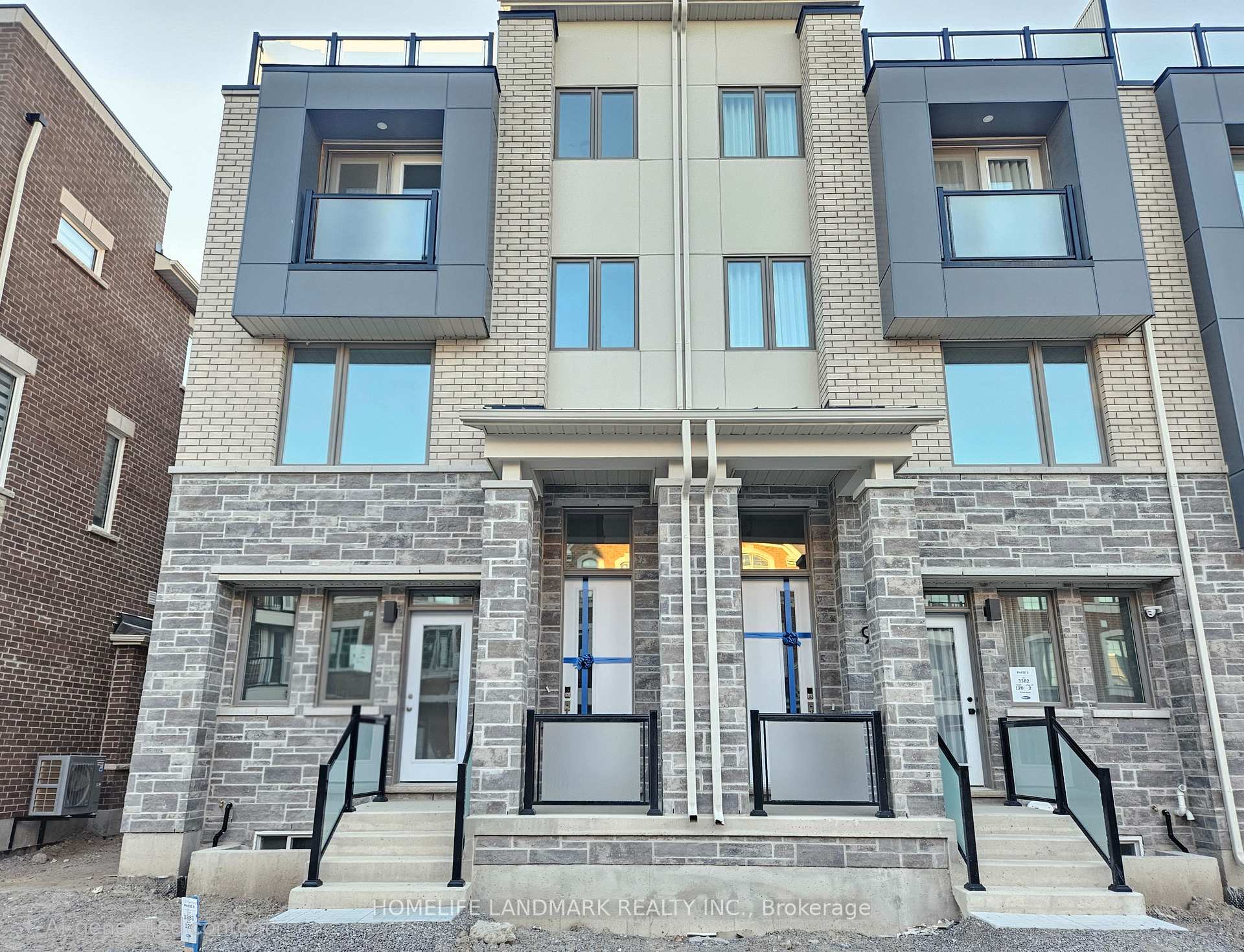 Photo 2 of 92 Avani Avenue, Markham, Rural Markham — HOMEH