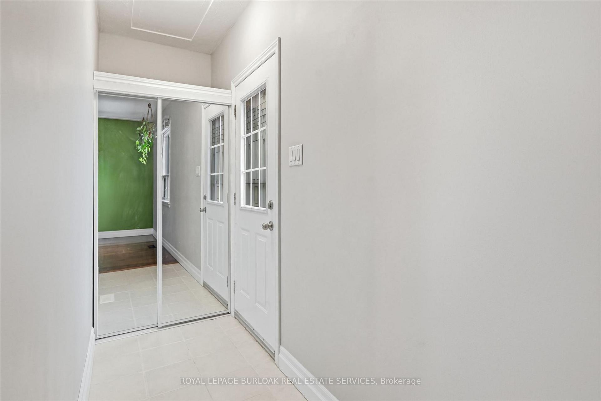 Photo 3 of 196 Ray Street N, Hamilton, Strathcona — HOMEH