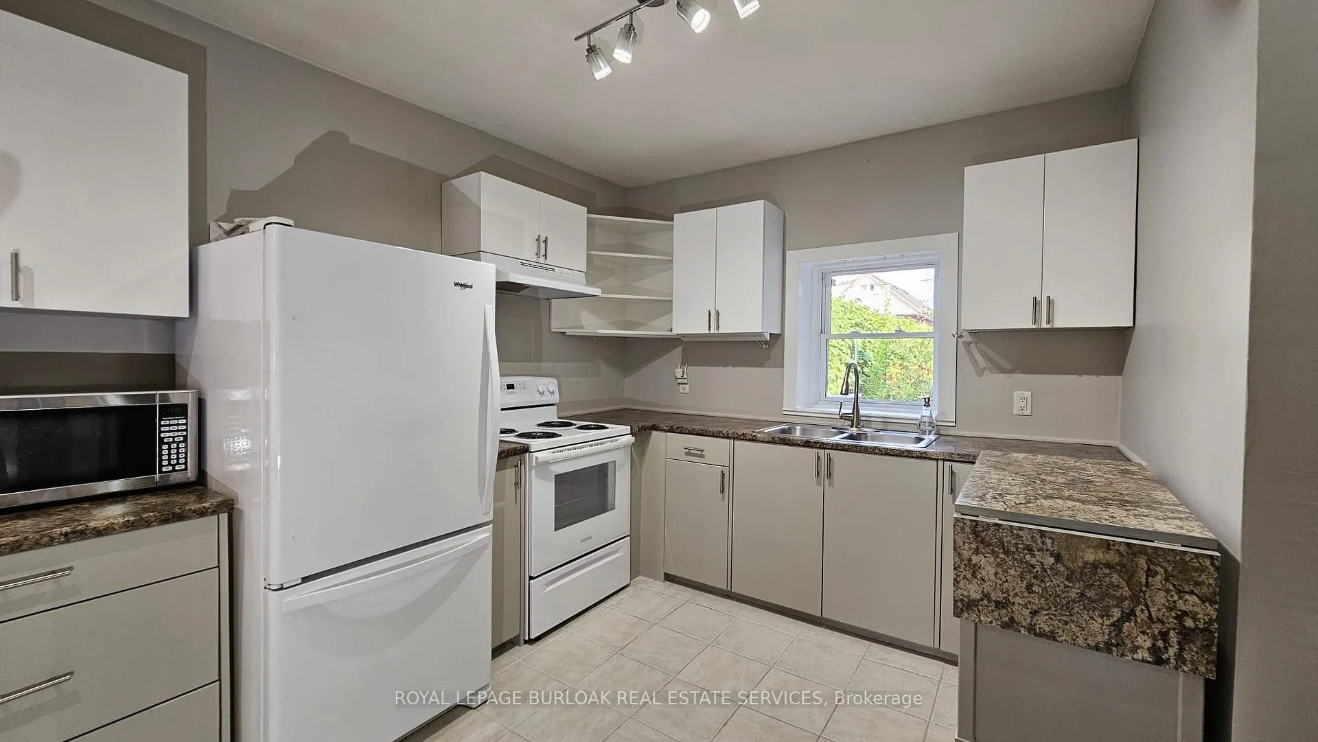 Photo 9 of 196 Ray Street N, Hamilton, Strathcona — HOMEH