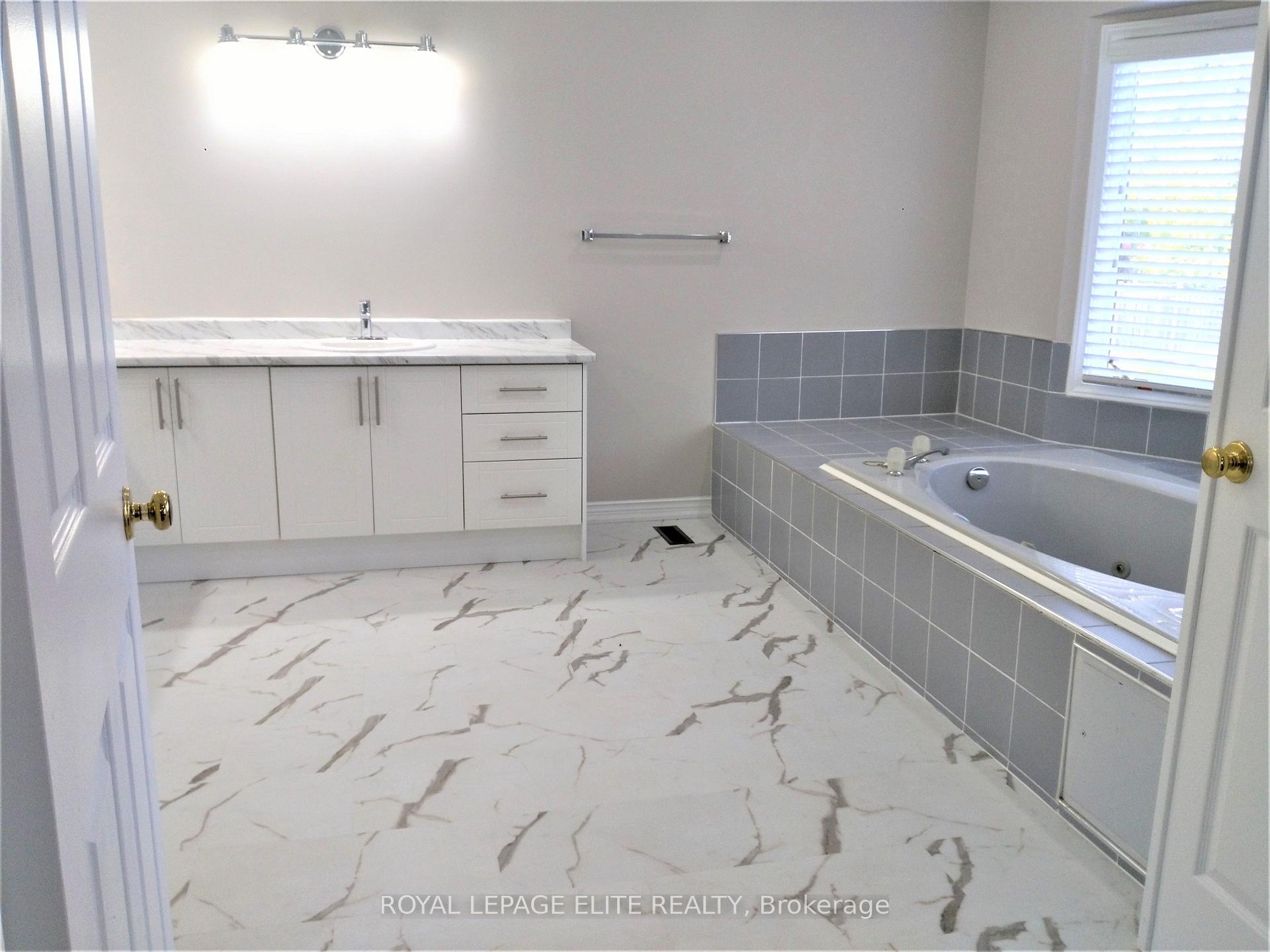 Photo 10 of 1171 Giles Gate, Oakville, Glen Abbey — HOMEH