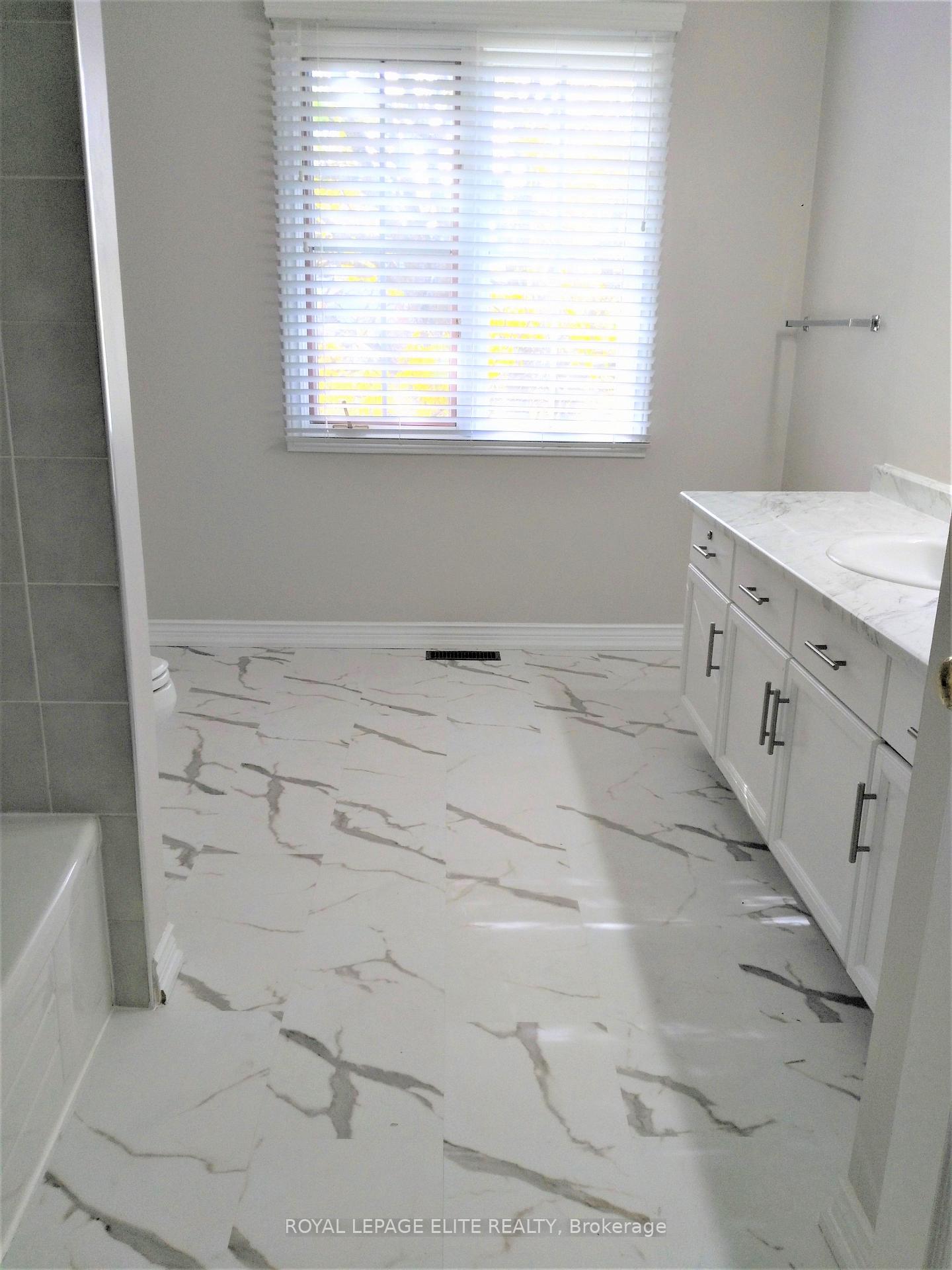Photo 11 of 1171 Giles Gate, Oakville, Glen Abbey — HOMEH