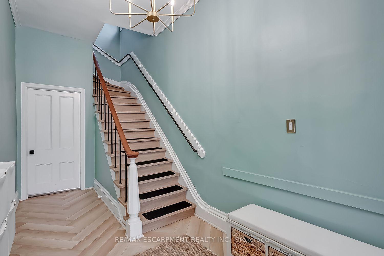 Photo 3 of 87 Colbourne Street, Hamilton, Central — HOMEH