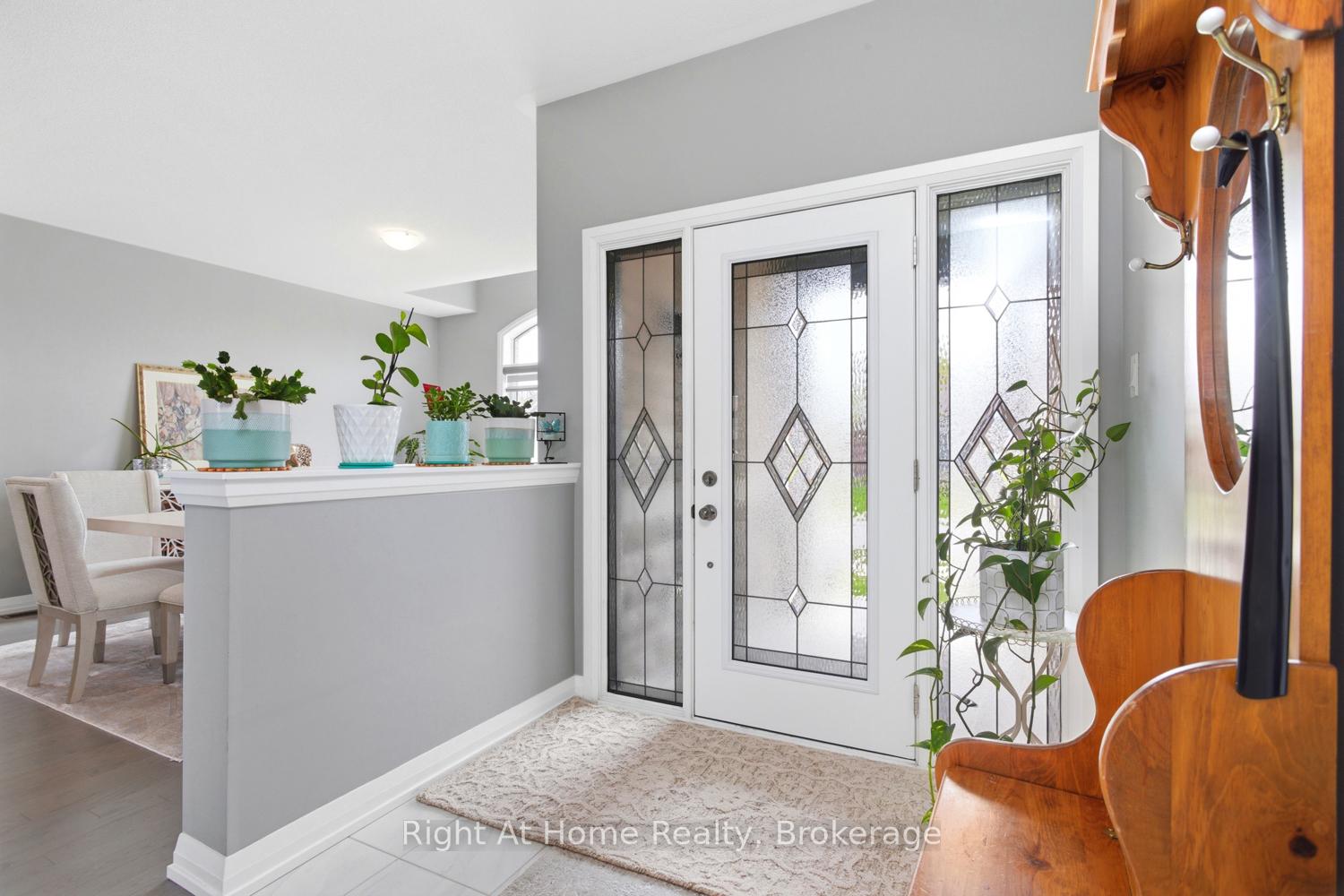 Photo 2 of 46 Holtby Court E, Scugog, Port Perry — HOMEH