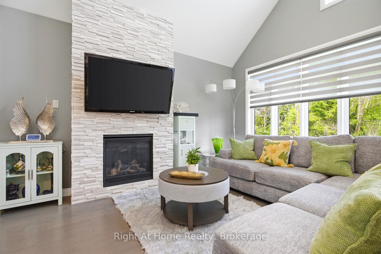 Photo 7 of 46 Holtby Court E, Scugog, Port Perry — HOMEH