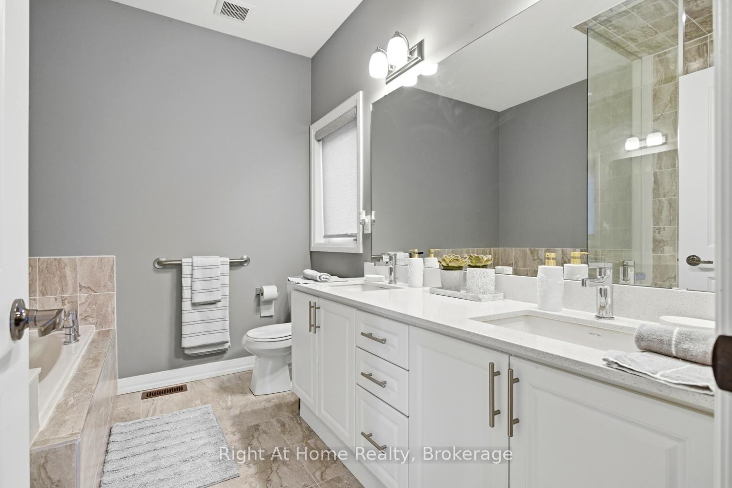 Photo 12 of 46 Holtby Court E, Scugog, Port Perry — HOMEH