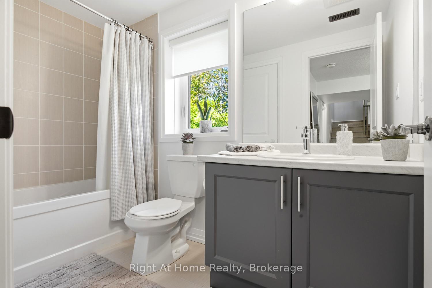 Photo 20 of 46 Holtby Court E, Scugog, Port Perry — HOMEH