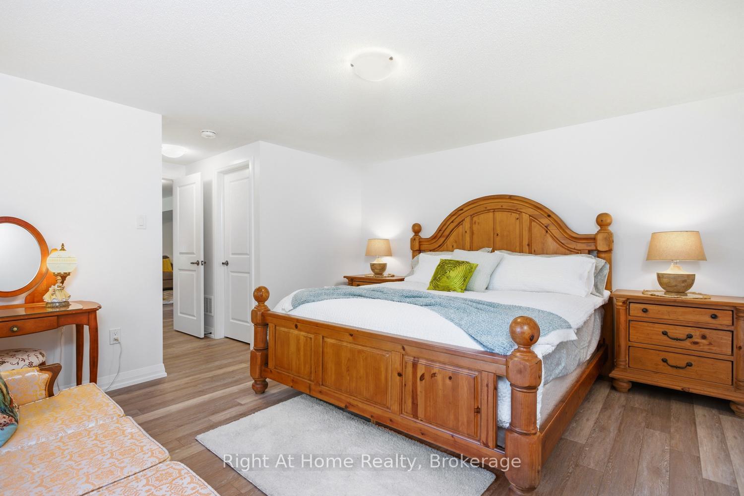 Photo 22 of 46 Holtby Court E, Scugog, Port Perry — HOMEH