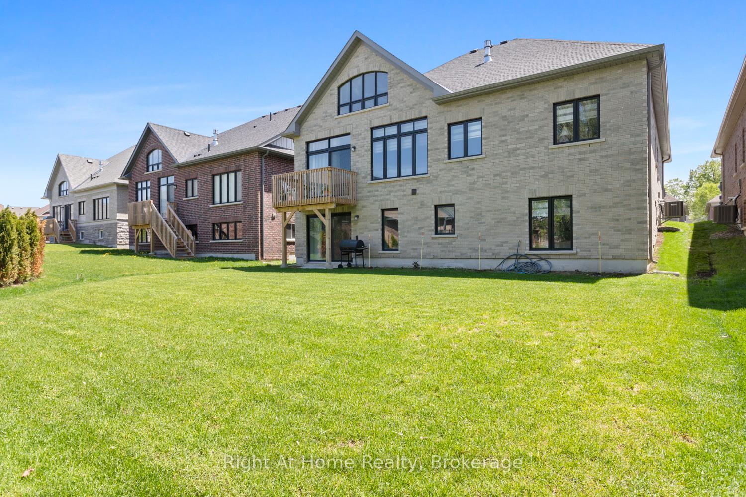 Photo 24 of 46 Holtby Court E, Scugog, Port Perry — HOMEH