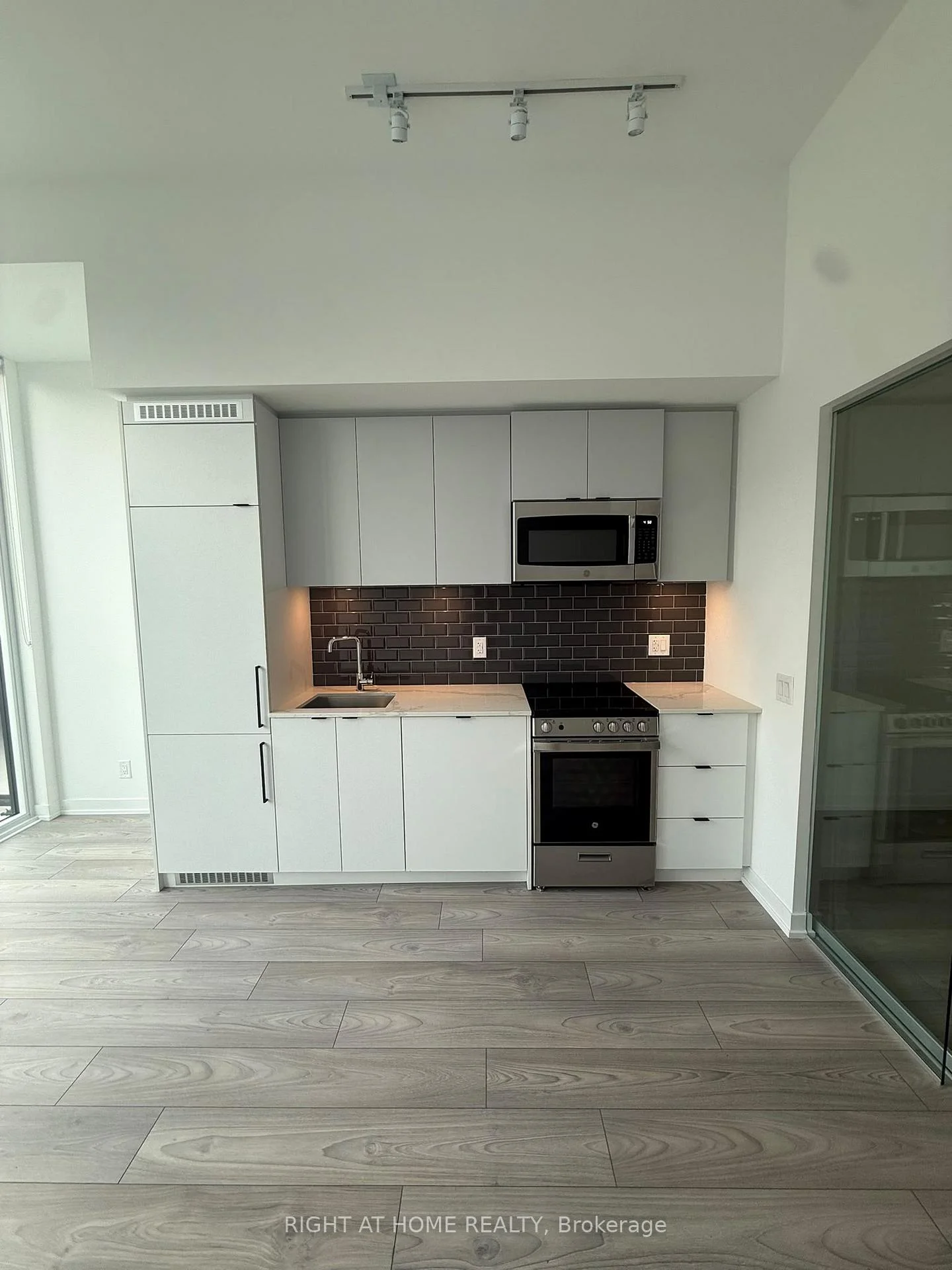 Photo 33 of Unit 525, 285 Dufferin Street, Toronto, South Parkdale — HOMEH