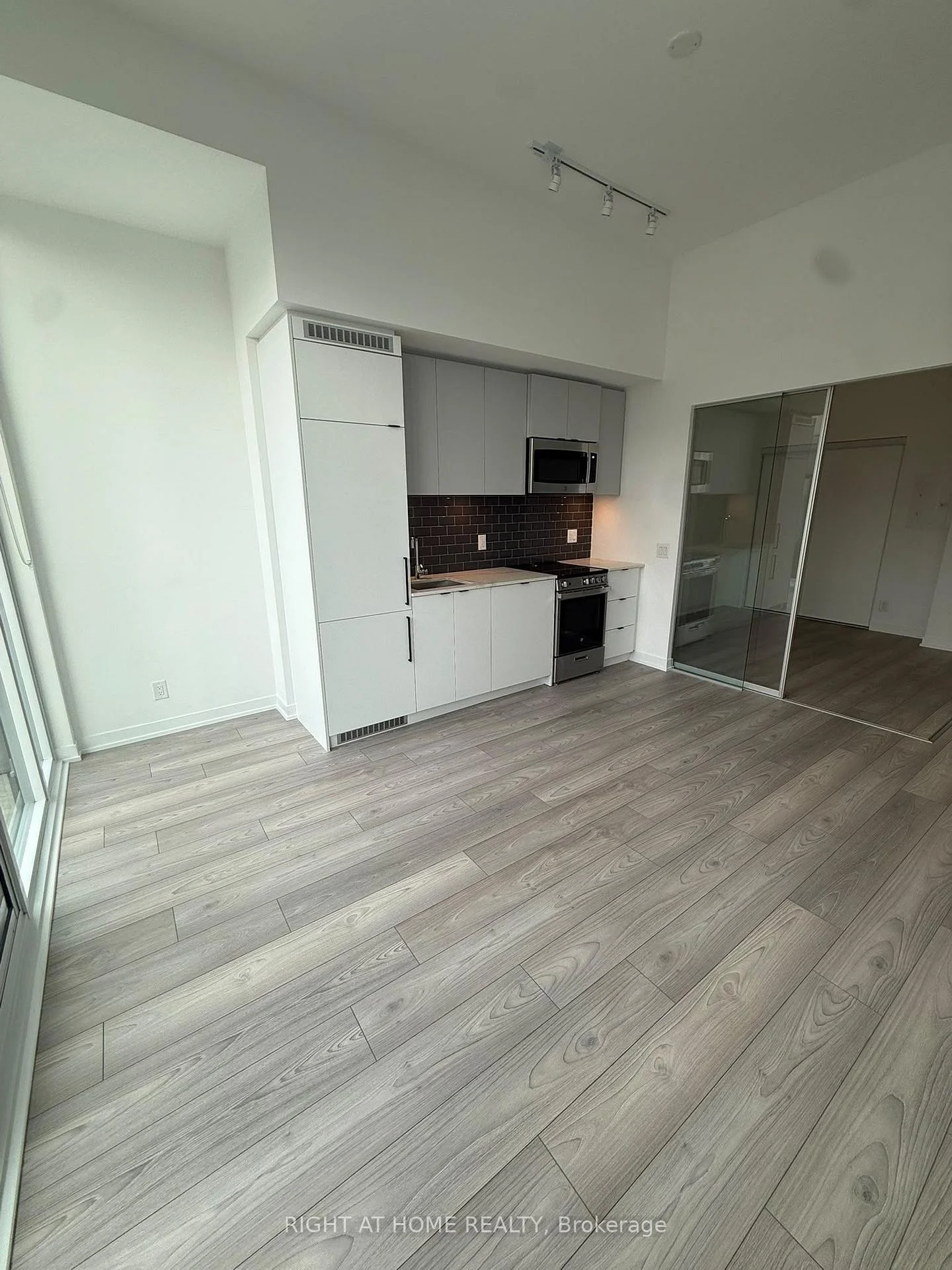 Photo 34 of Unit 525, 285 Dufferin Street, Toronto, South Parkdale — HOMEH