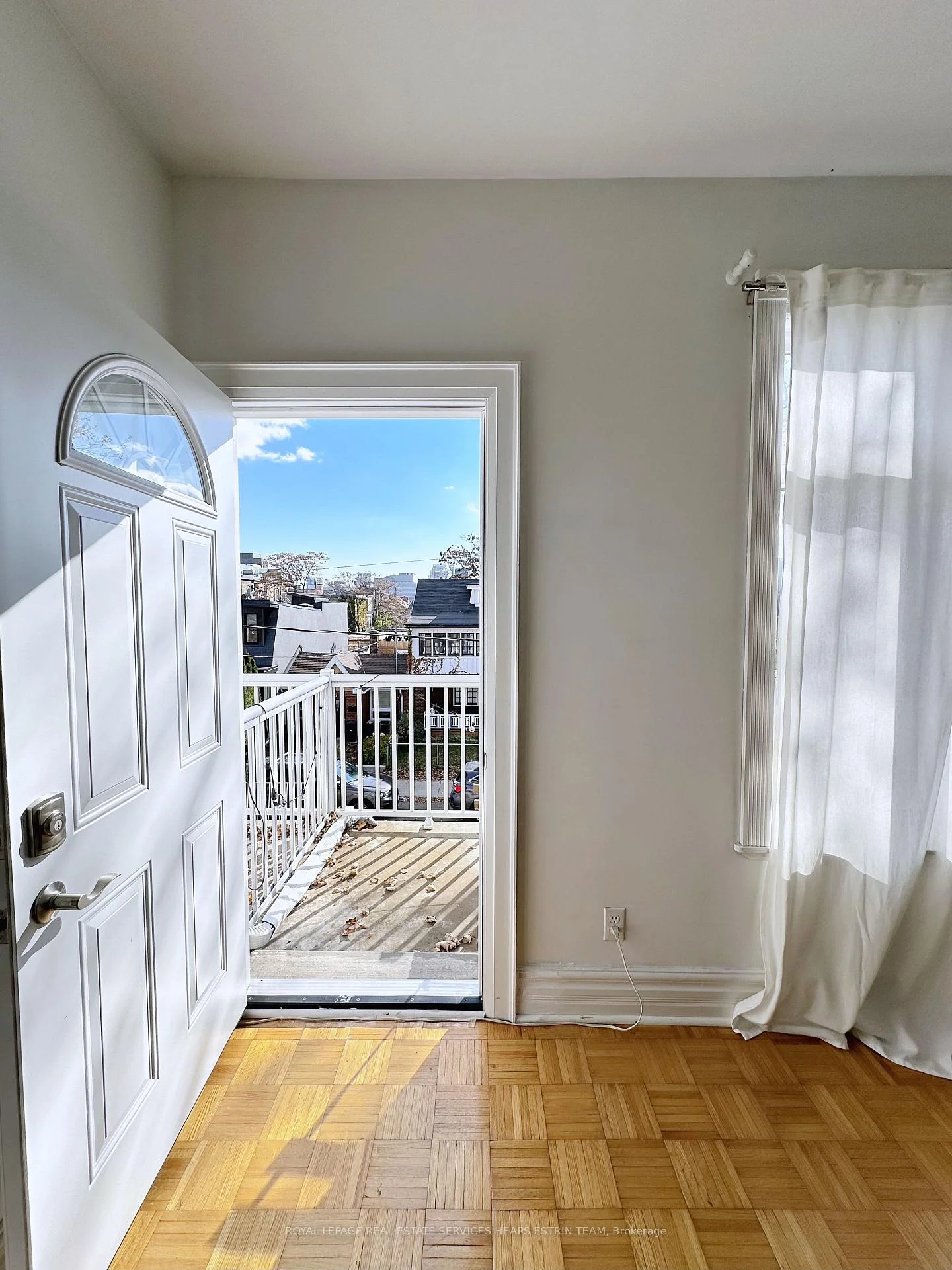 Photo 6 of Unit 2nd/3rd, 12 Foxley Street, Toronto, Trinity-Bellwoods — HOMEH