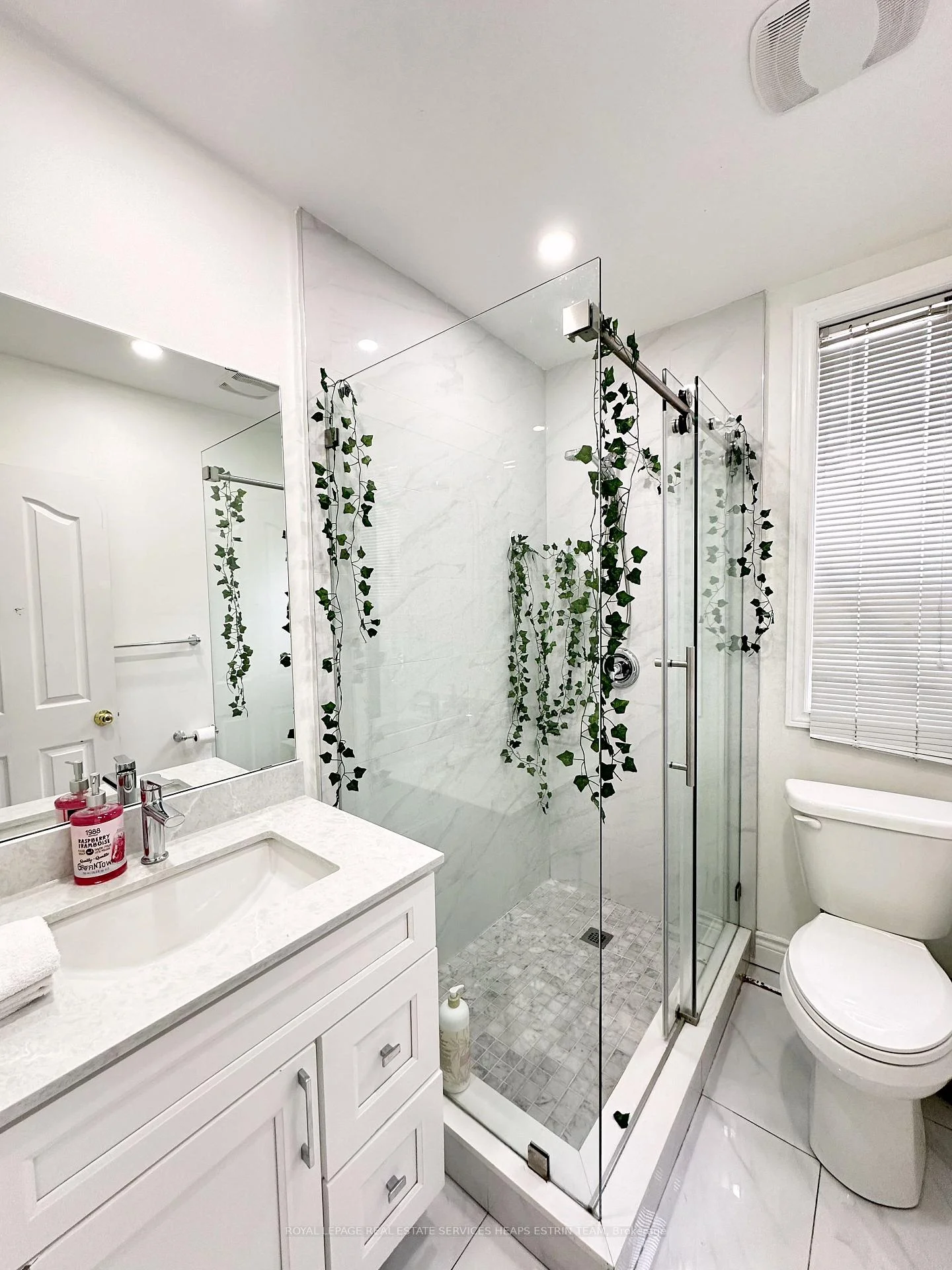 Photo 7 of Unit 2nd/3rd, 12 Foxley Street, Toronto, Trinity-Bellwoods — HOMEH
