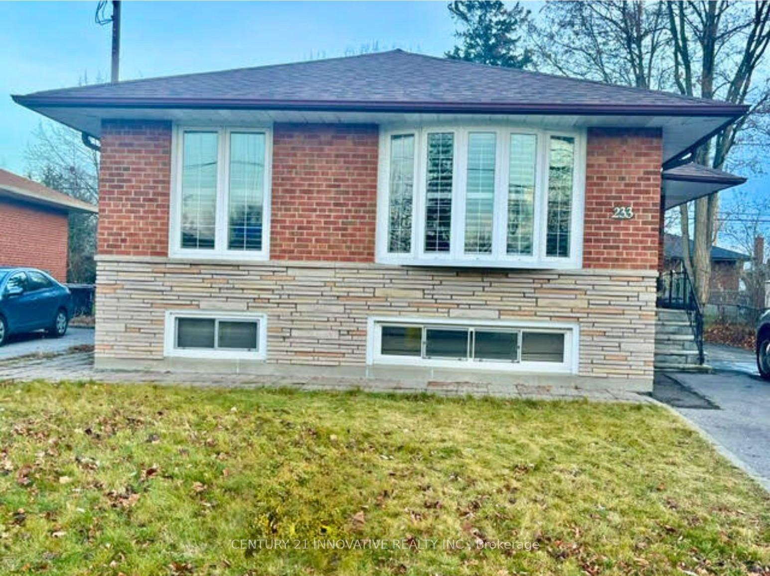 Photo 1 of 233 Brimorton Drive, Scarborough, Bendale — HOMEH