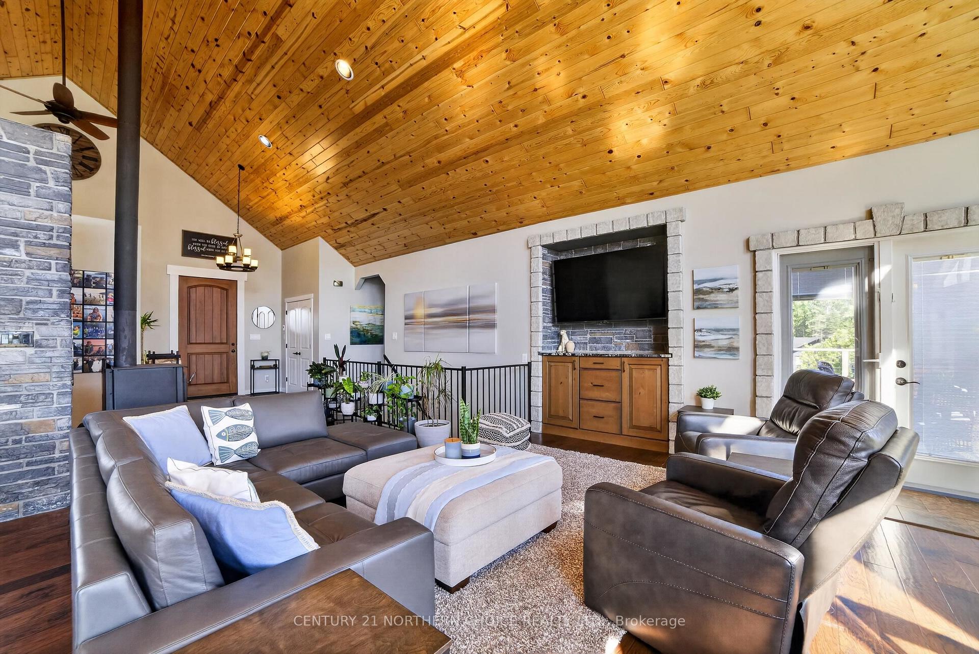 Photo 14 of 44 Storm Bay Road, Kenora Remote Area, Lake of the Woods North — HOMEH