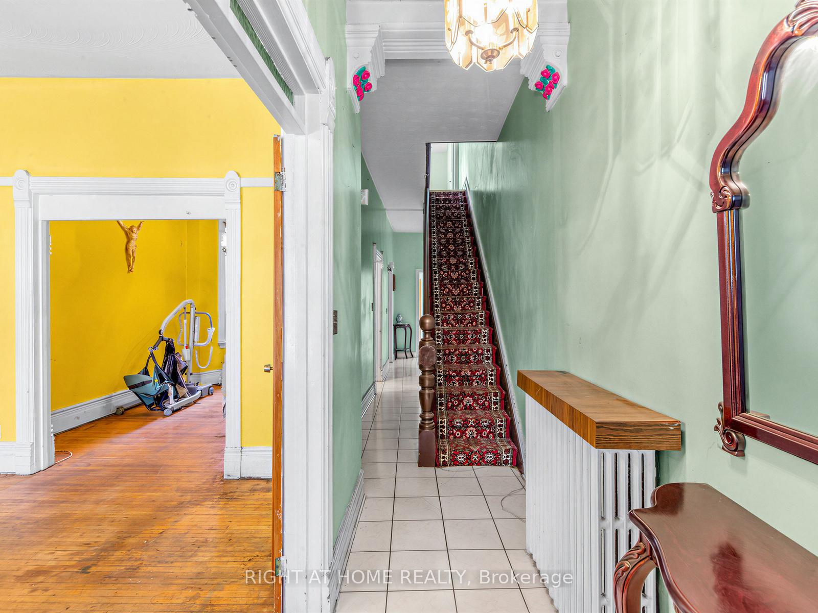 Photo 15 of 91 Borden Street, Toronto, University — HOMEH