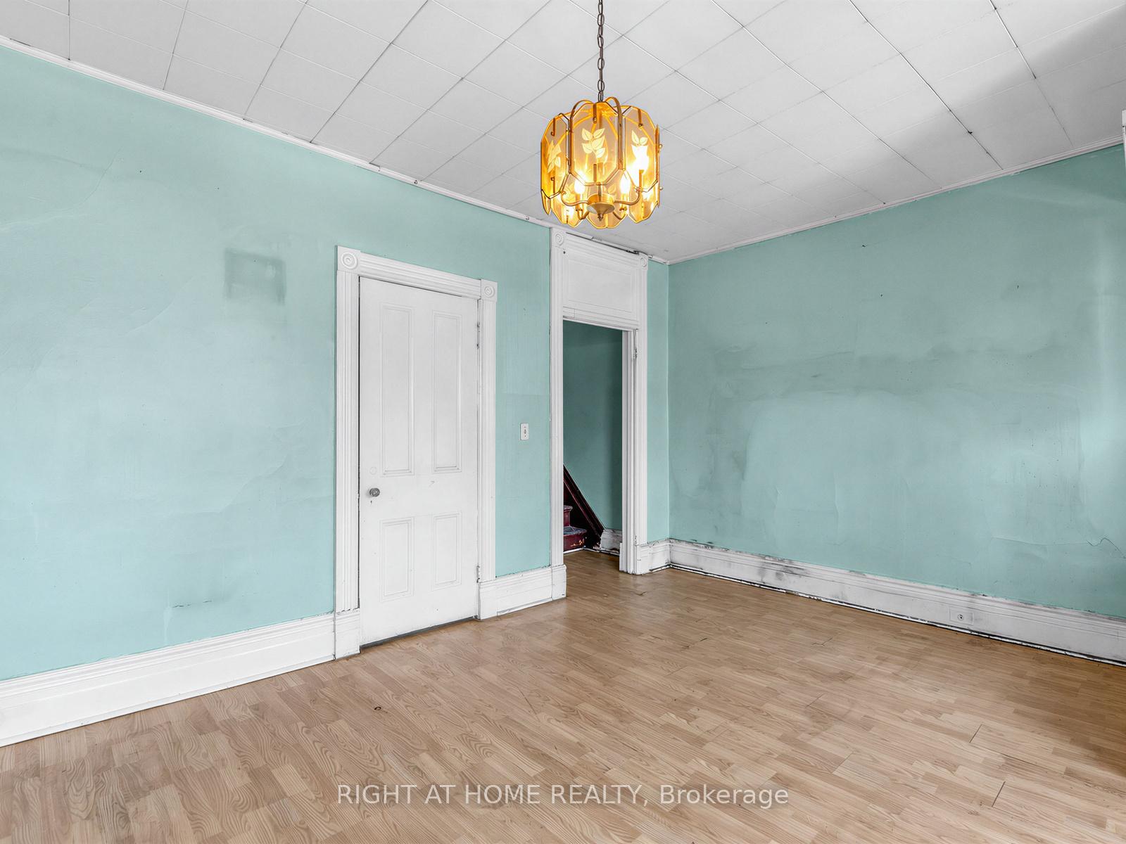Photo 17 of 91 Borden Street, Toronto, University — HOMEH