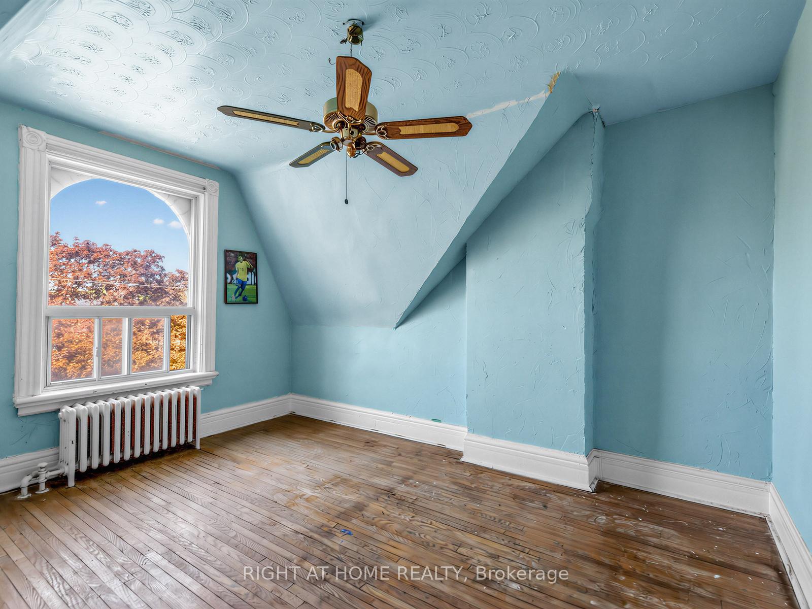 Photo 24 of 91 Borden Street, Toronto, University — HOMEH