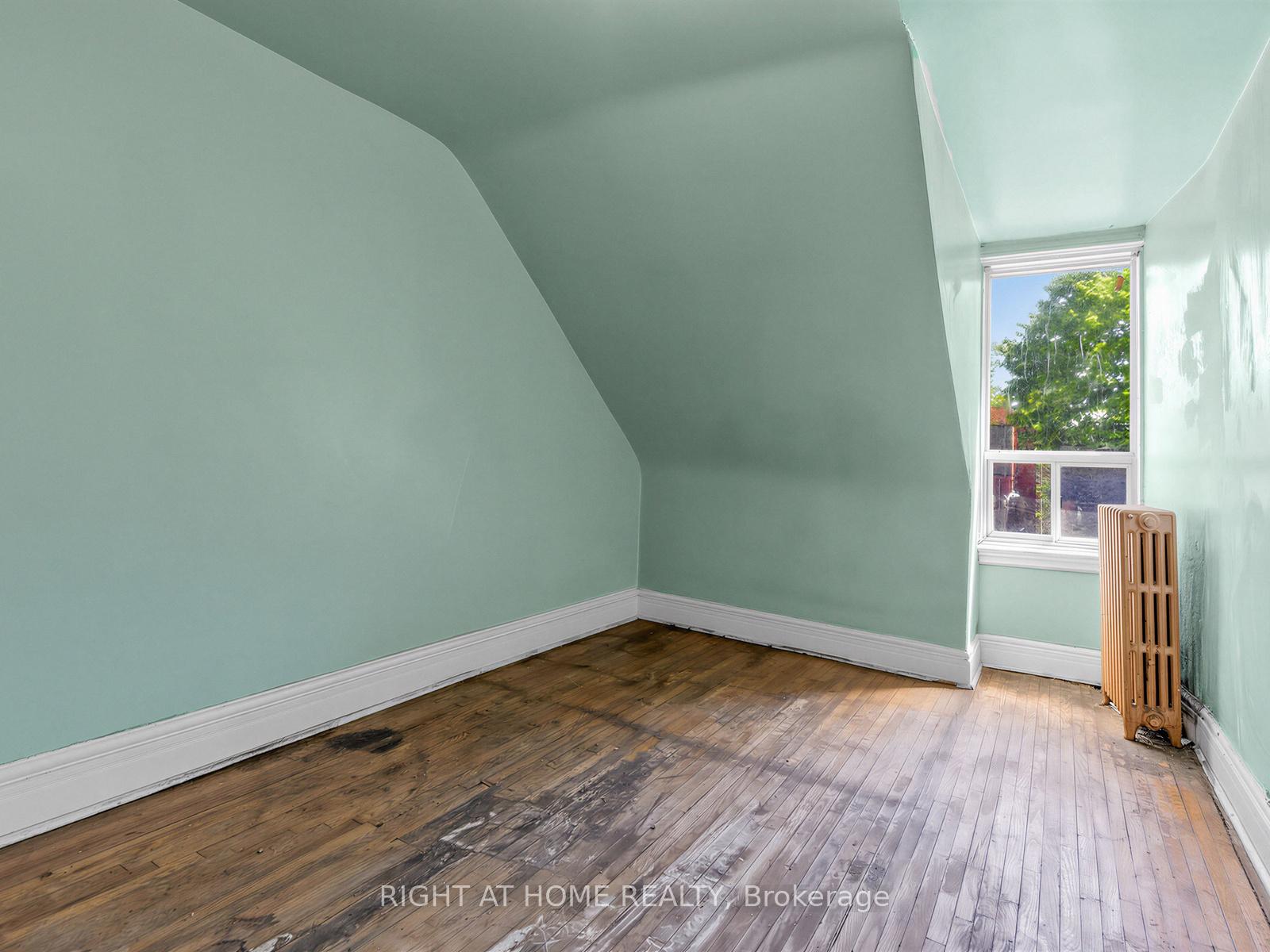 Photo 26 of 91 Borden Street, Toronto, University — HOMEH
