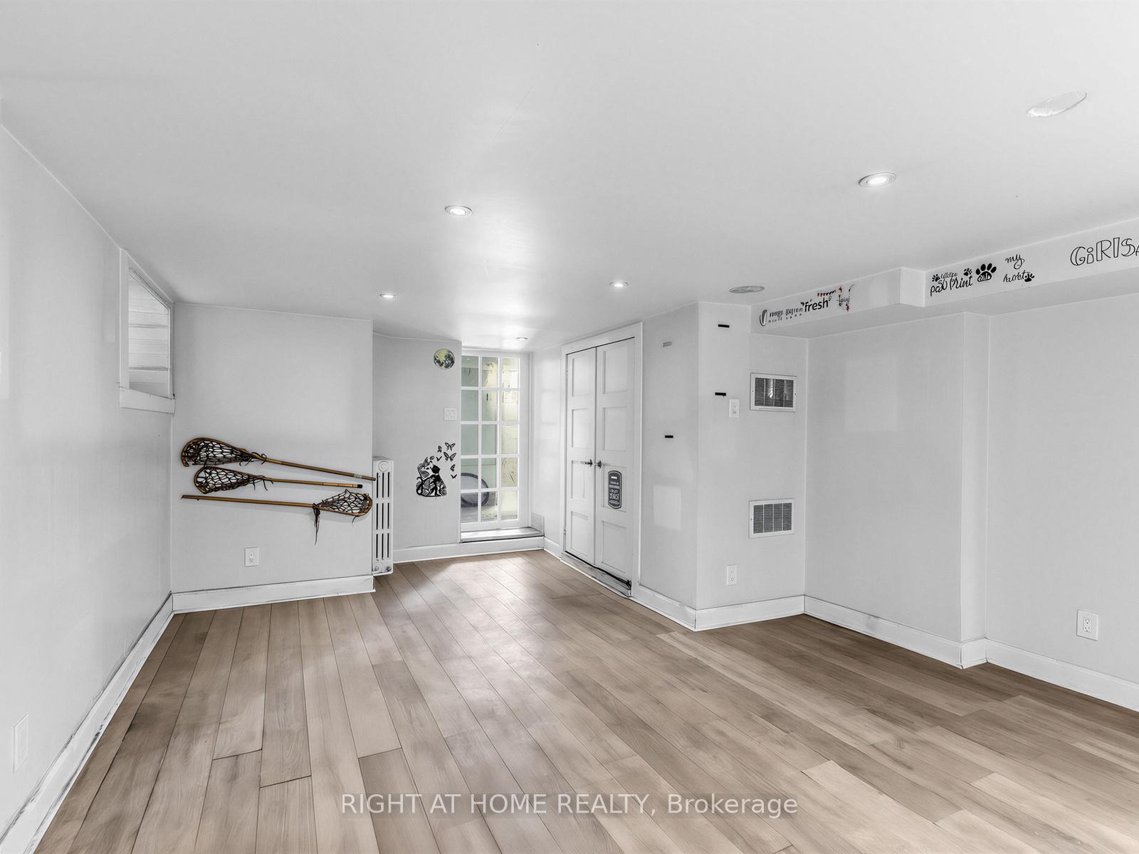 Photo 29 of 91 Borden Street, Toronto, University — HOMEH