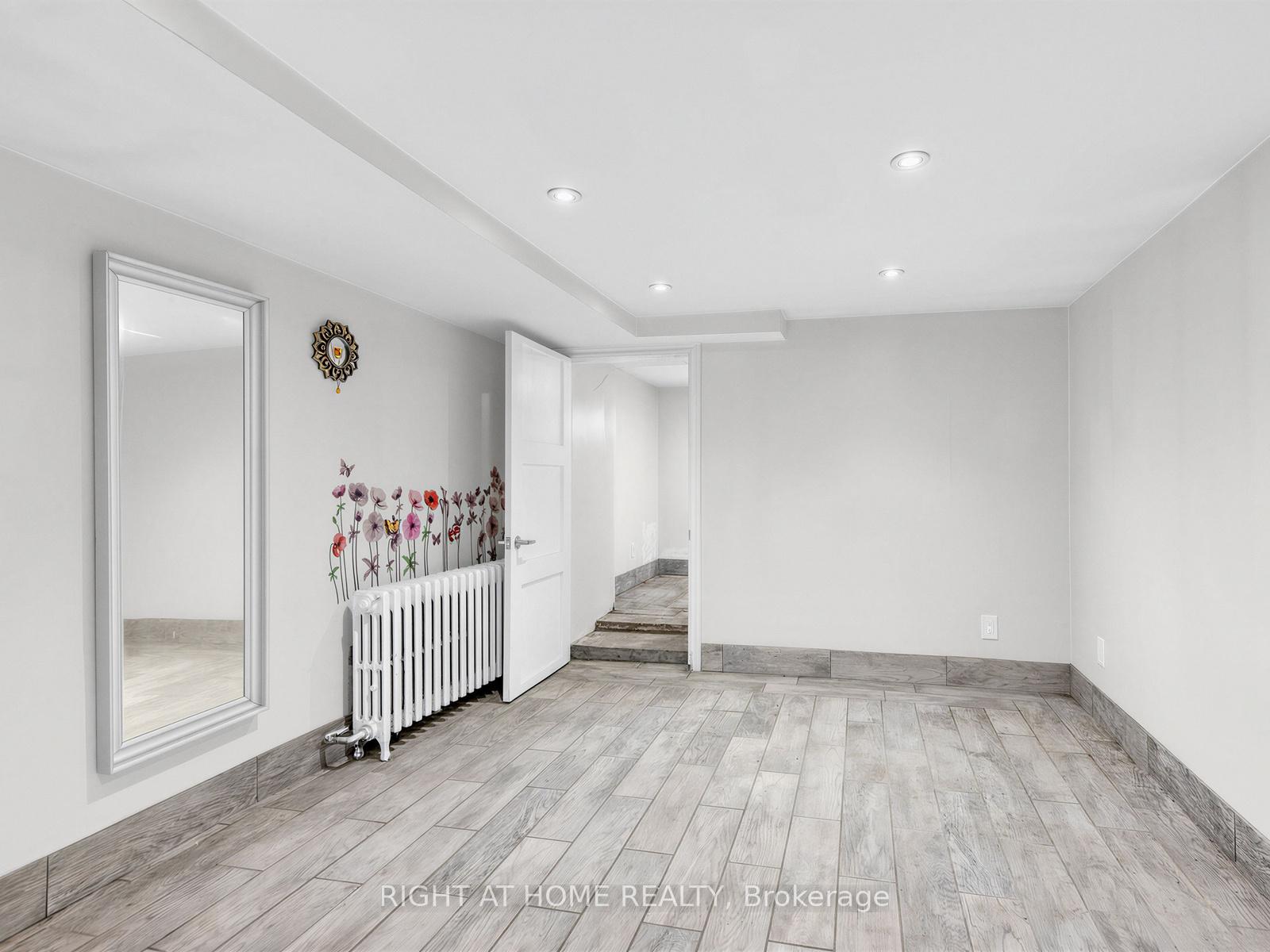 Photo 33 of 91 Borden Street, Toronto, University — HOMEH