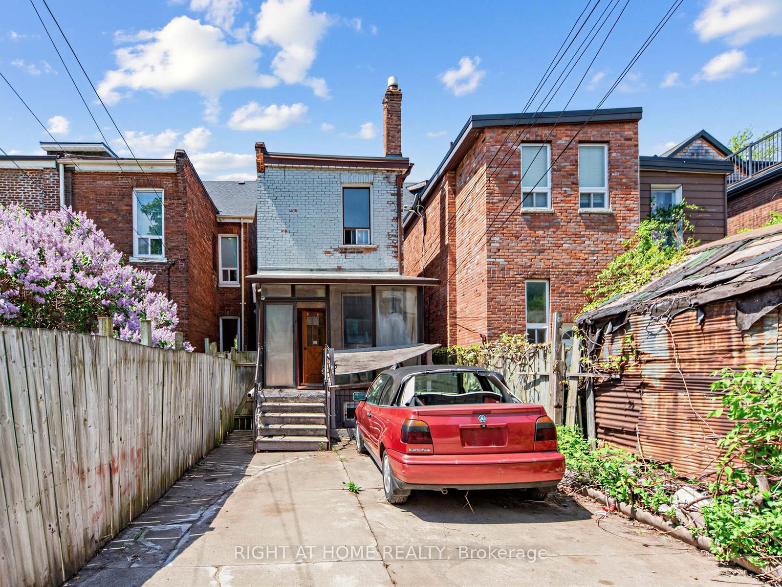 Photo 36 of 91 Borden Street, Toronto, University — HOMEH