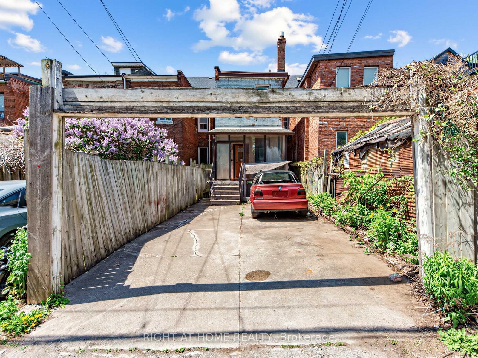 Photo 37 of 91 Borden Street, Toronto, University — HOMEH