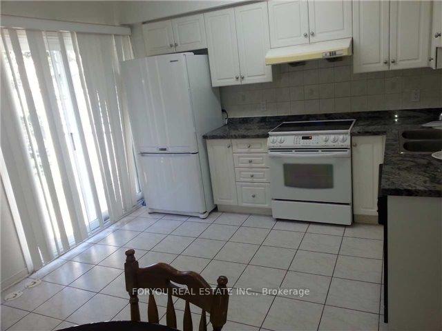 Front of Unit 903, 29 Rosebank Drive