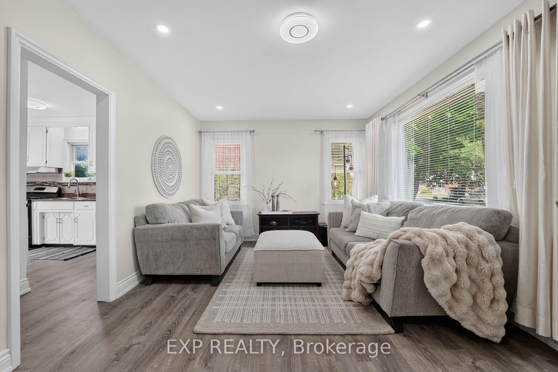 Photo 6 of 6268 Corwin Crescent, Niagara Falls, Dorchester — HOMEH