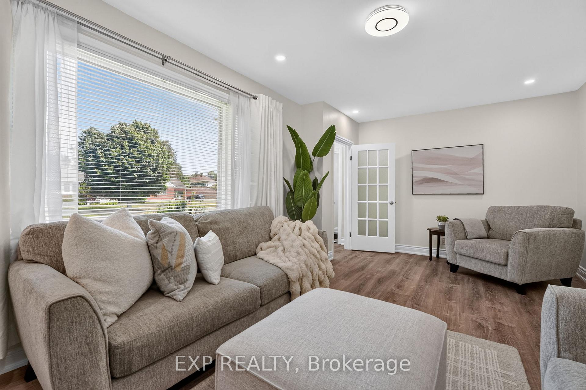 Photo 7 of 6268 Corwin Crescent, Niagara Falls, Dorchester — HOMEH