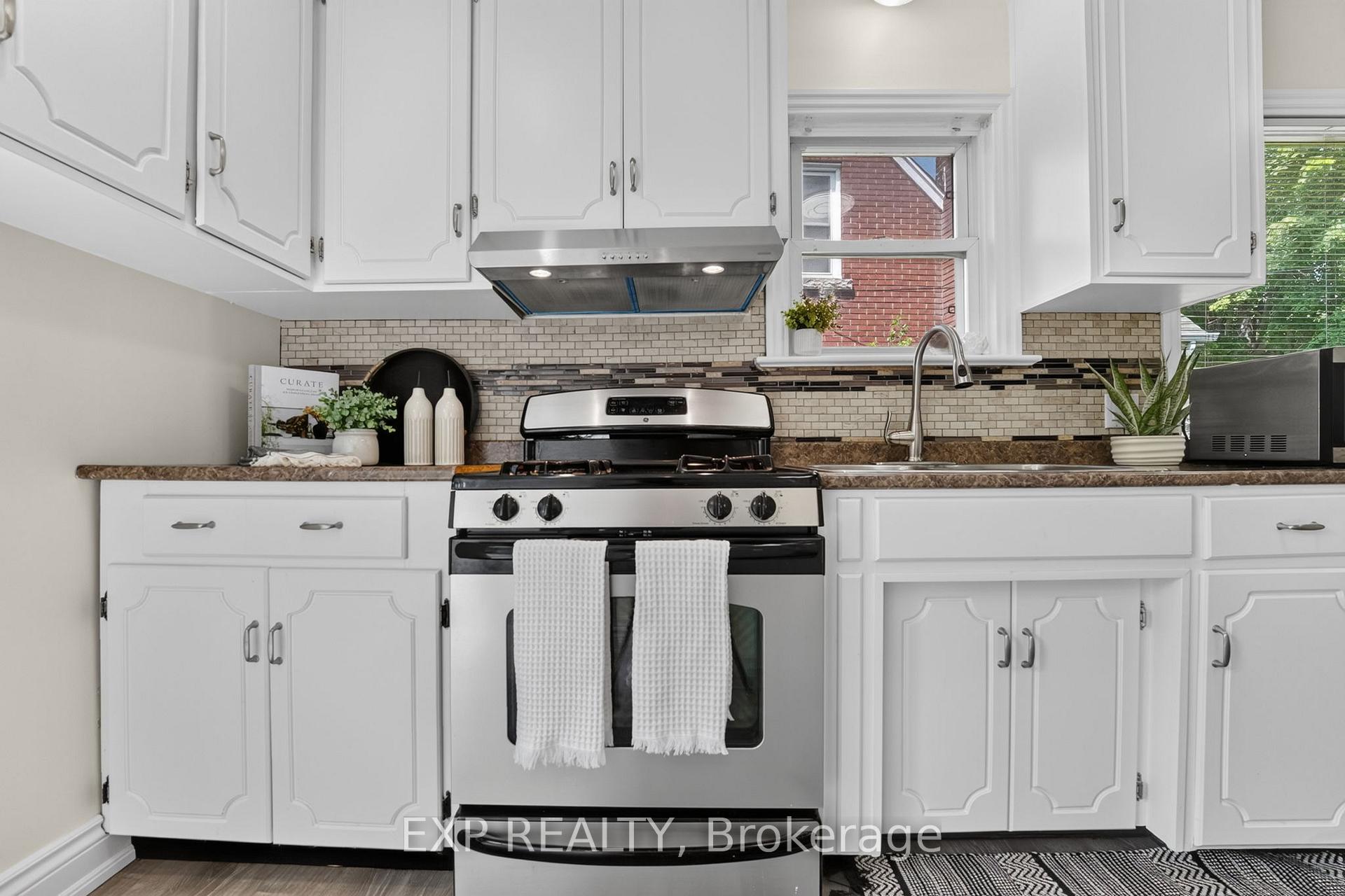 Photo 13 of 6268 Corwin Crescent, Niagara Falls, Dorchester — HOMEH