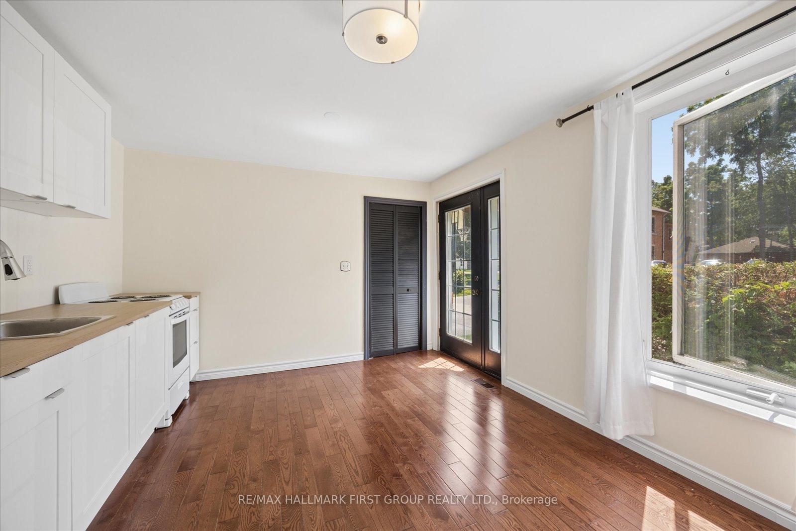 Photo 5 of 211 Casimir Street, Scugog, Port Perry — HOMEH