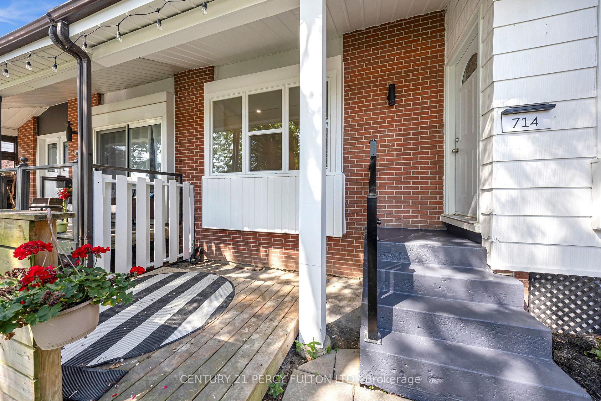 Photo 2 of 714 Lublin Avenue, Pickering, Bay Ridges — HOMEH