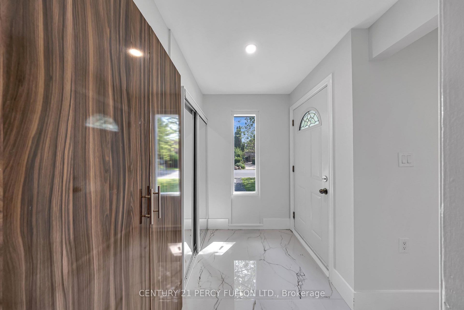 Photo 4 of 714 Lublin Avenue, Pickering, Bay Ridges — HOMEH