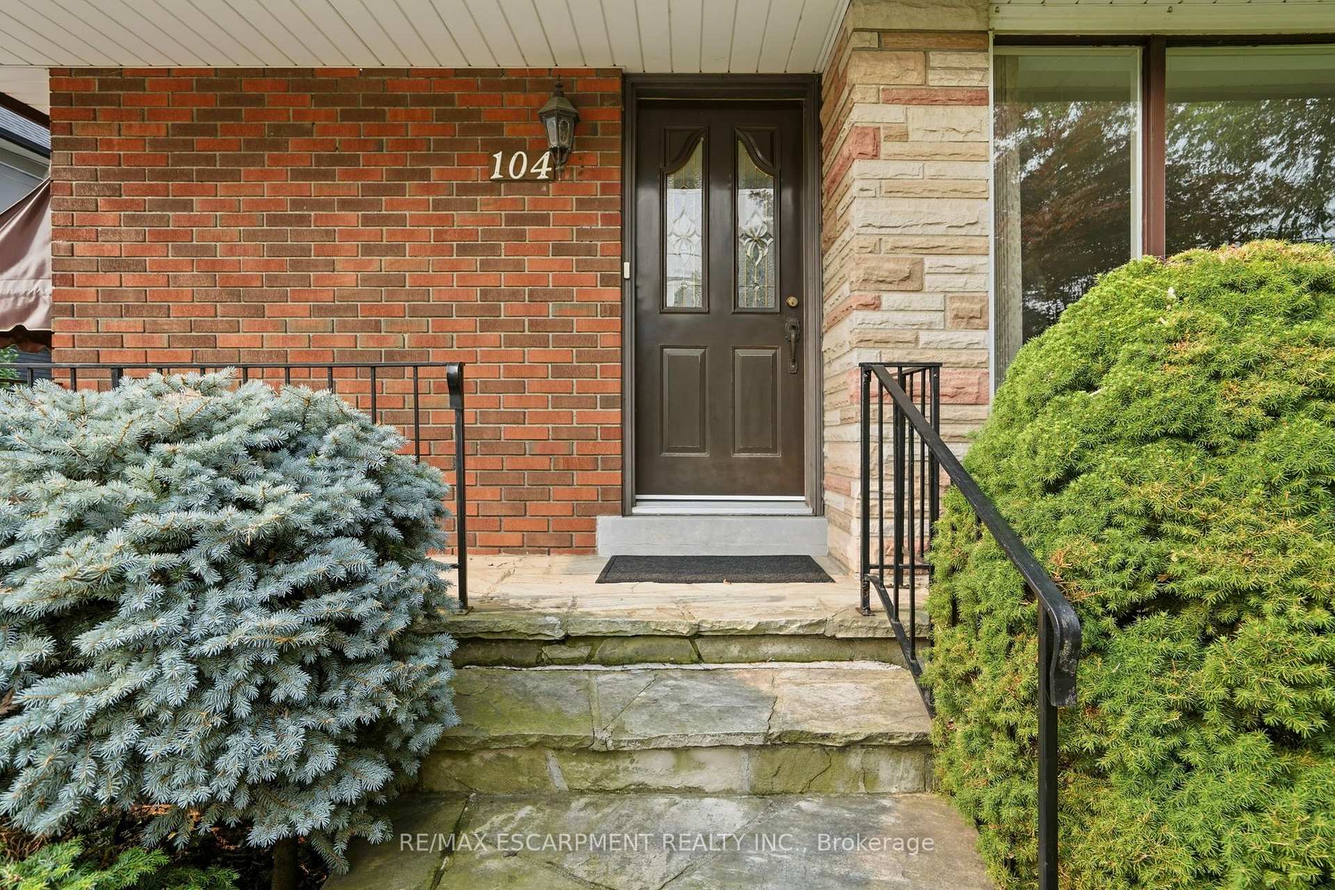 Photo 4 of 104 Dallas Avenue, Hamilton, Macassa — HOMEH
