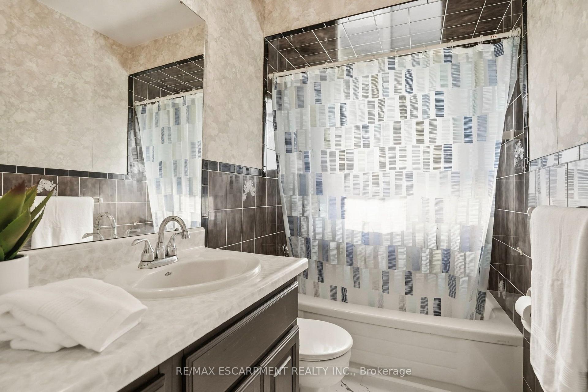 Photo 22 of 104 Dallas Avenue, Hamilton, Macassa — HOMEH