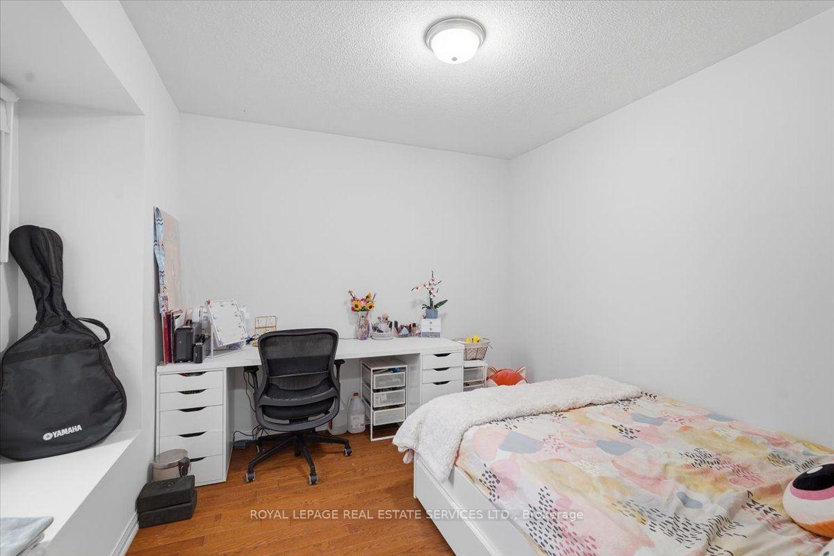 Photo 11 of 5185 Bunton Crescent, Burlington, Orchard — HOMEH
