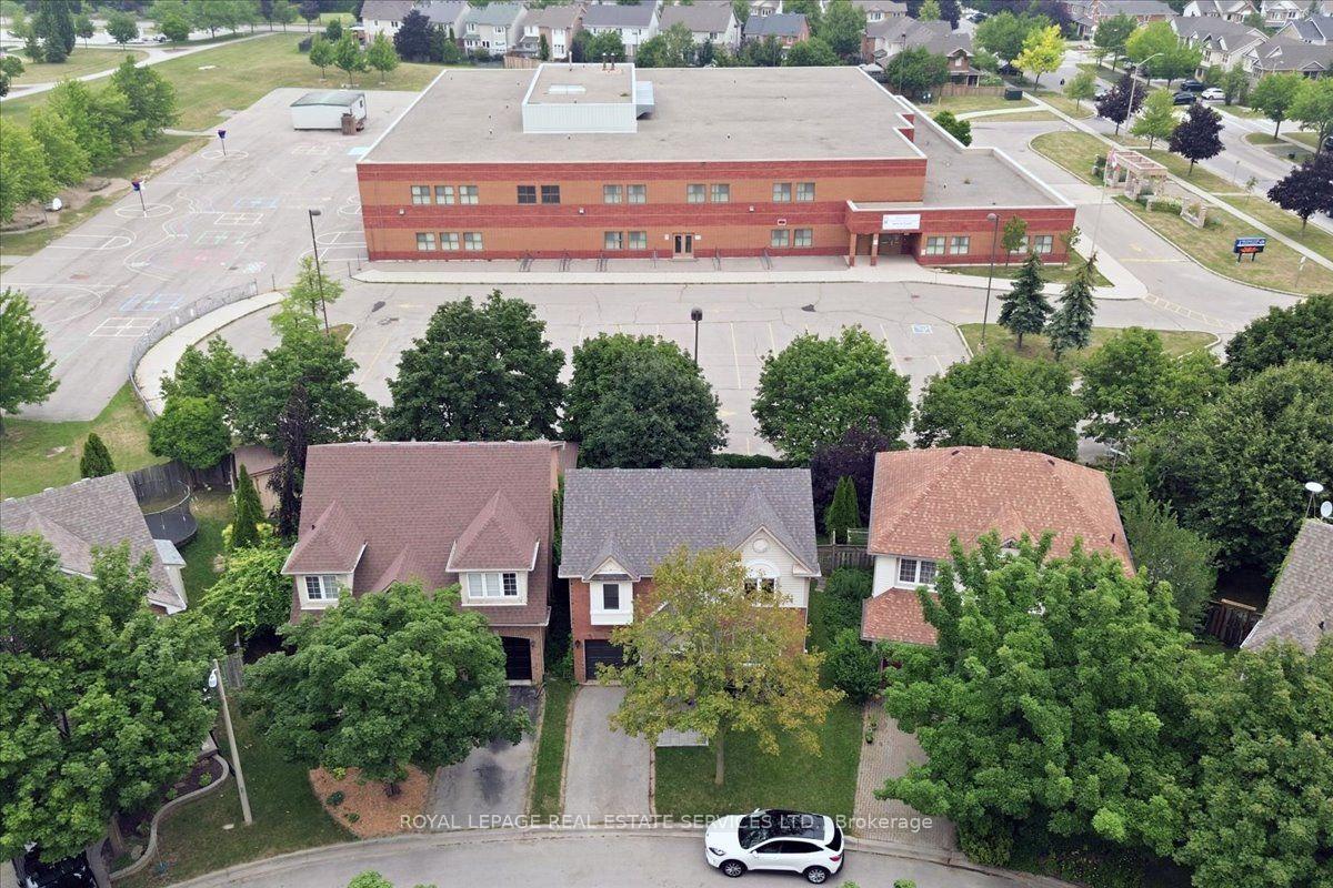 Photo 21 of 5185 Bunton Crescent, Burlington, Orchard — HOMEH