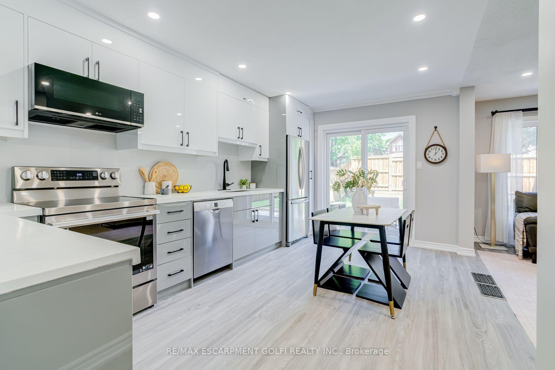 Photo 7 of 1190 Windgrove Square, Pickering, Liverpool — HOMEH