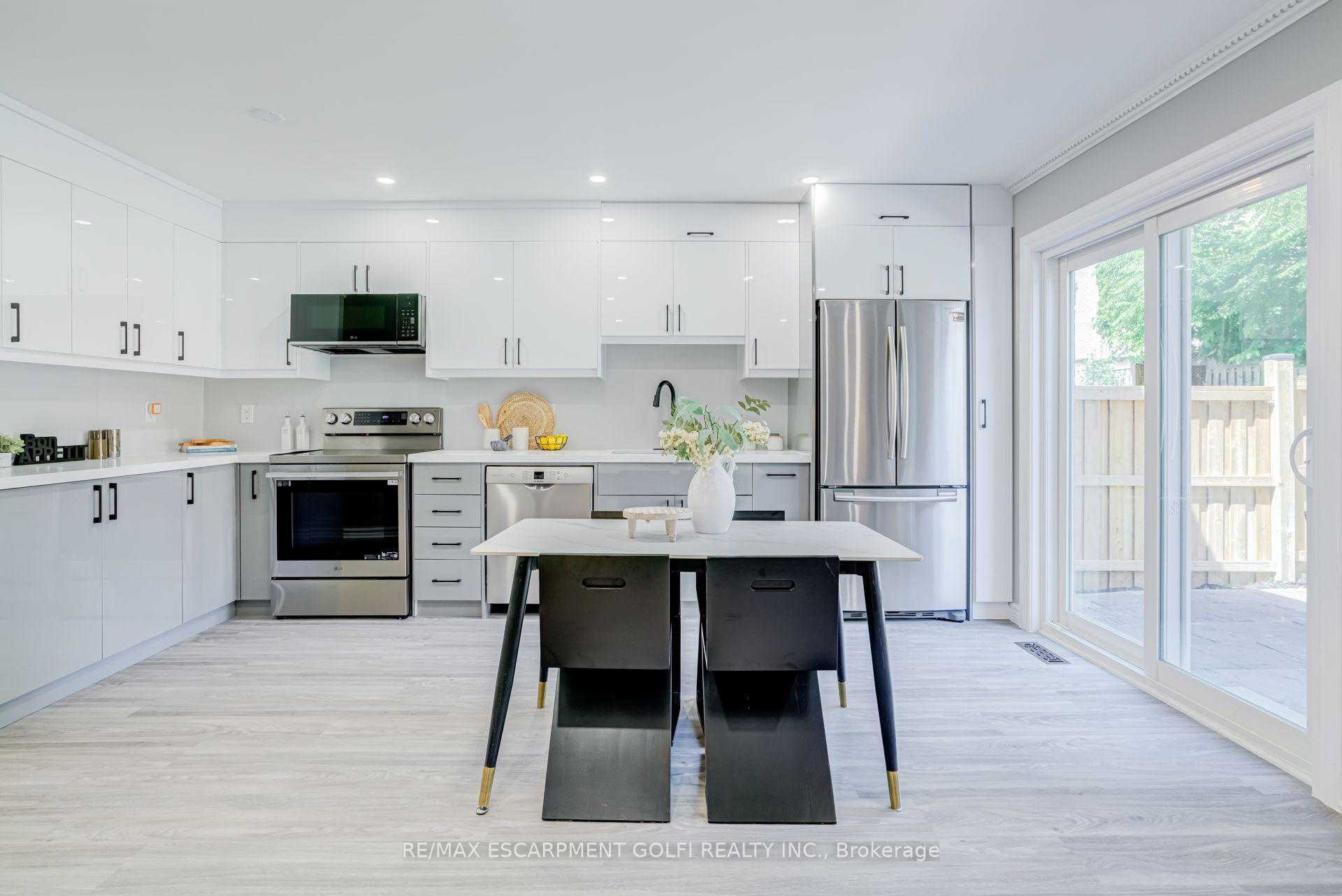 Photo 8 of 1190 Windgrove Square, Pickering, Liverpool — HOMEH