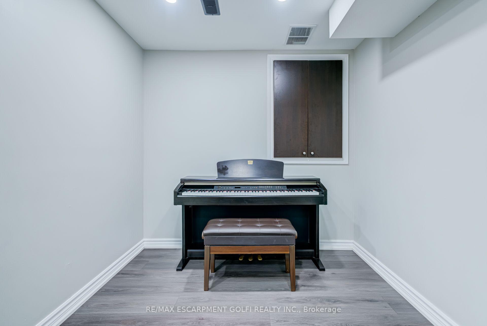 Photo 21 of 1190 Windgrove Square, Pickering, Liverpool — HOMEH