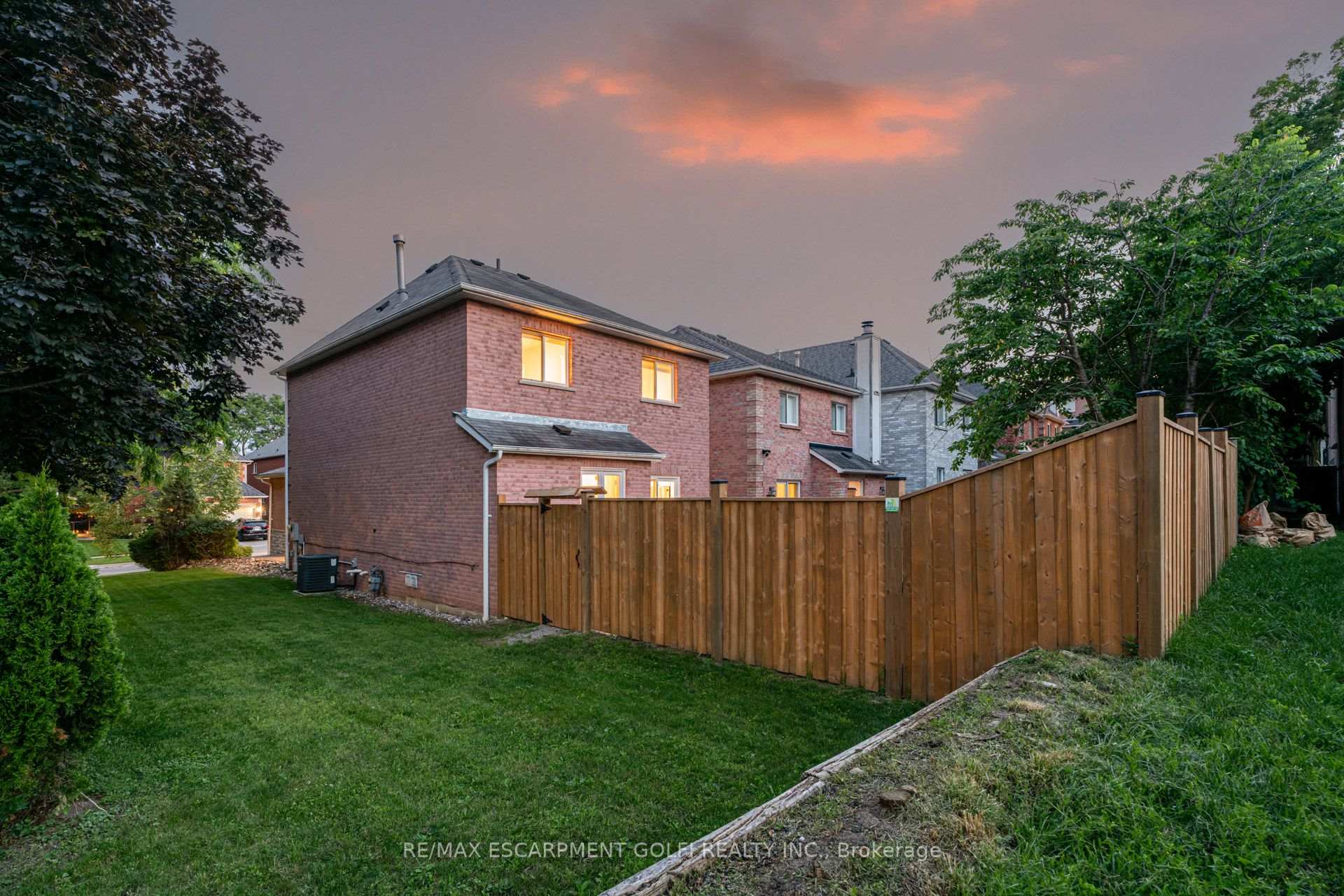 Photo 25 of 1190 Windgrove Square, Pickering, Liverpool — HOMEH