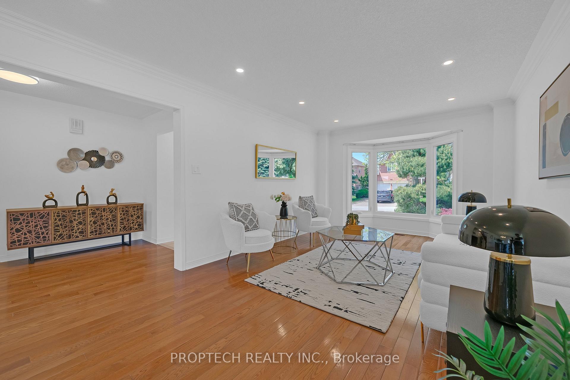 Photo 5 of 111 Paddock Lane, Markham, Markville — HOMEH